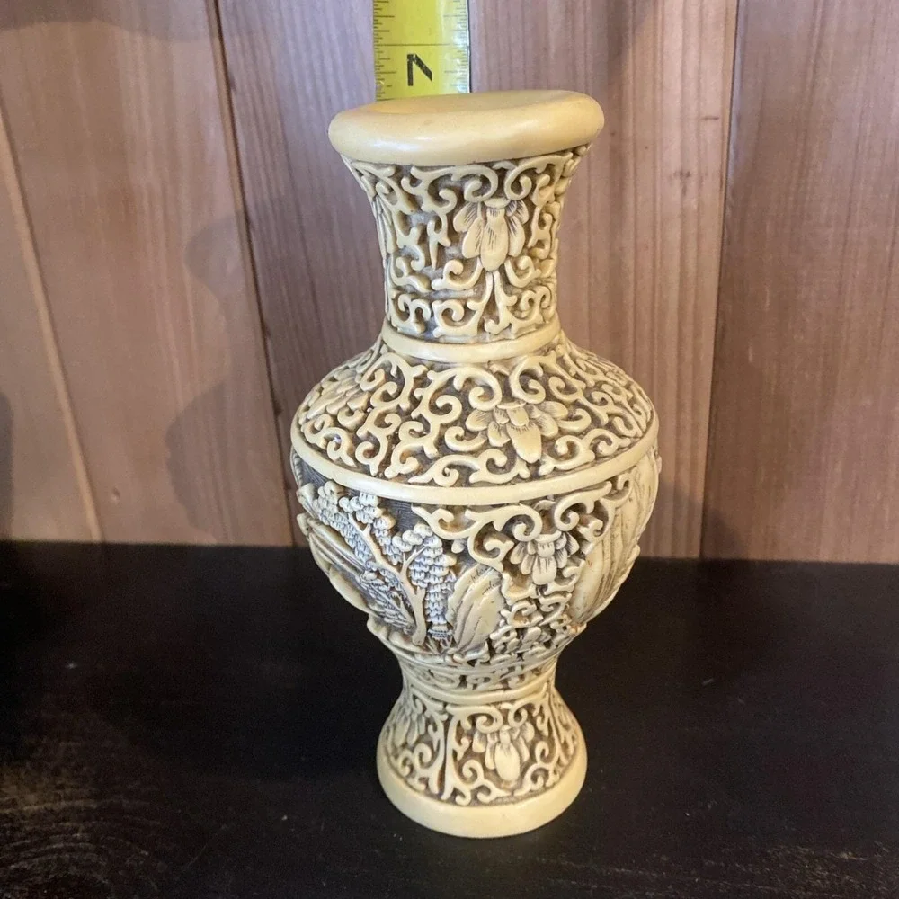 Vtg Asian-Style Carved Resin Vase Scenic Detail Ornate Home Decor‎ Made In Italy